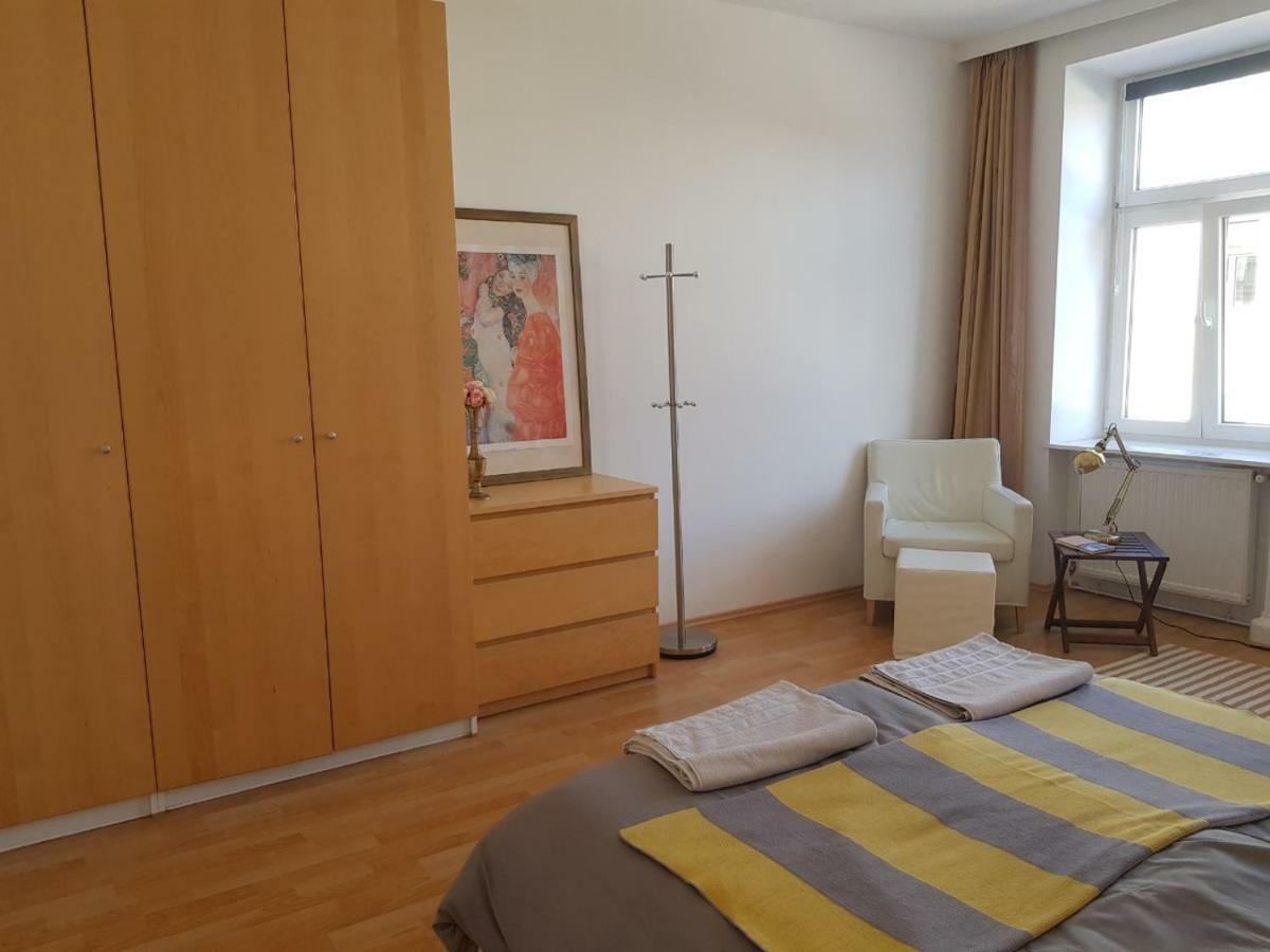 Schubert Park Apartment near Volksopera Wien Exterior foto